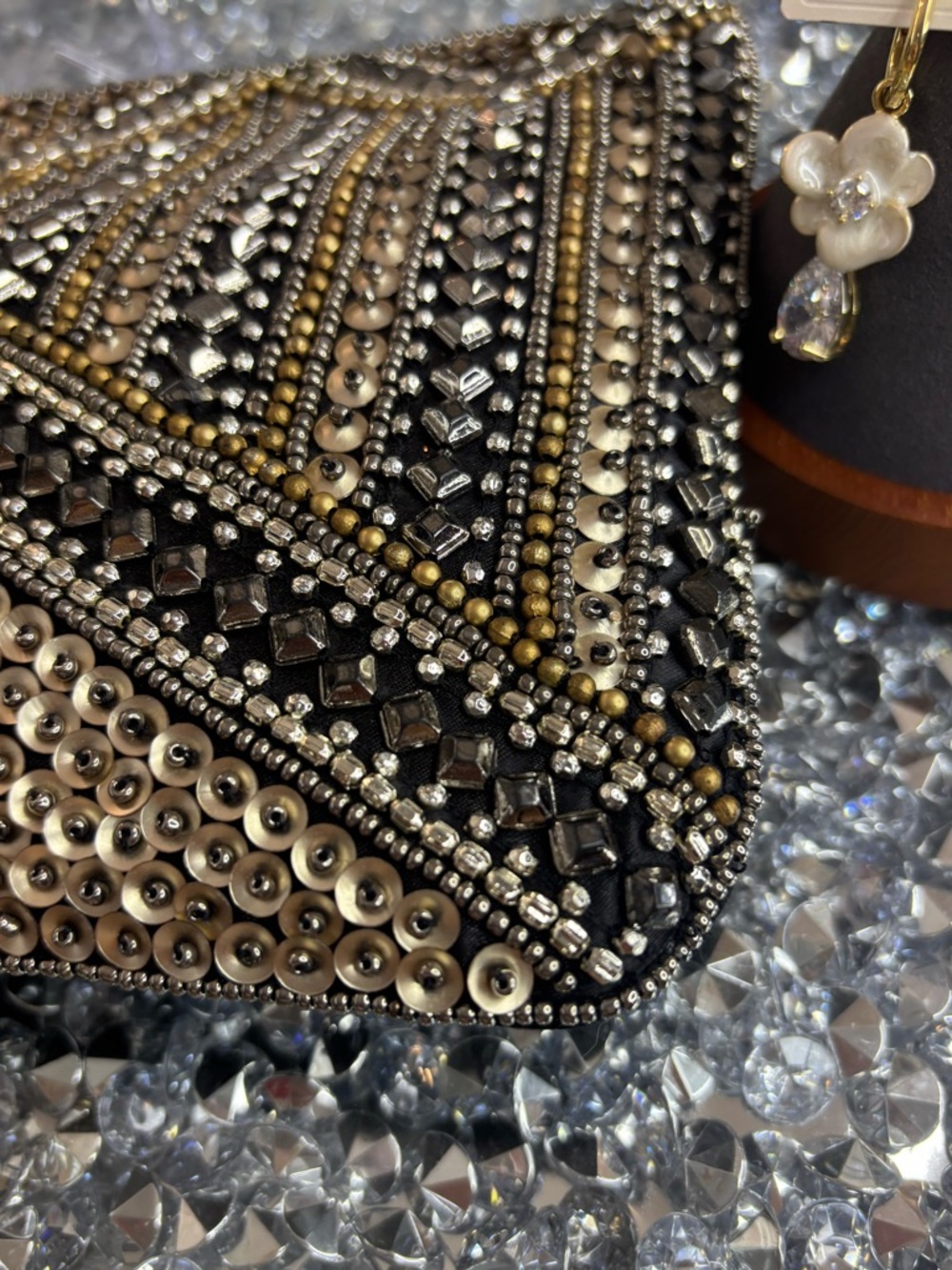 Charming Charlie embellished beaded clutch bag w/floral earrings - Picture 11 of 14